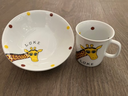 Barneservise - 2 deler med Kul Sjiraff